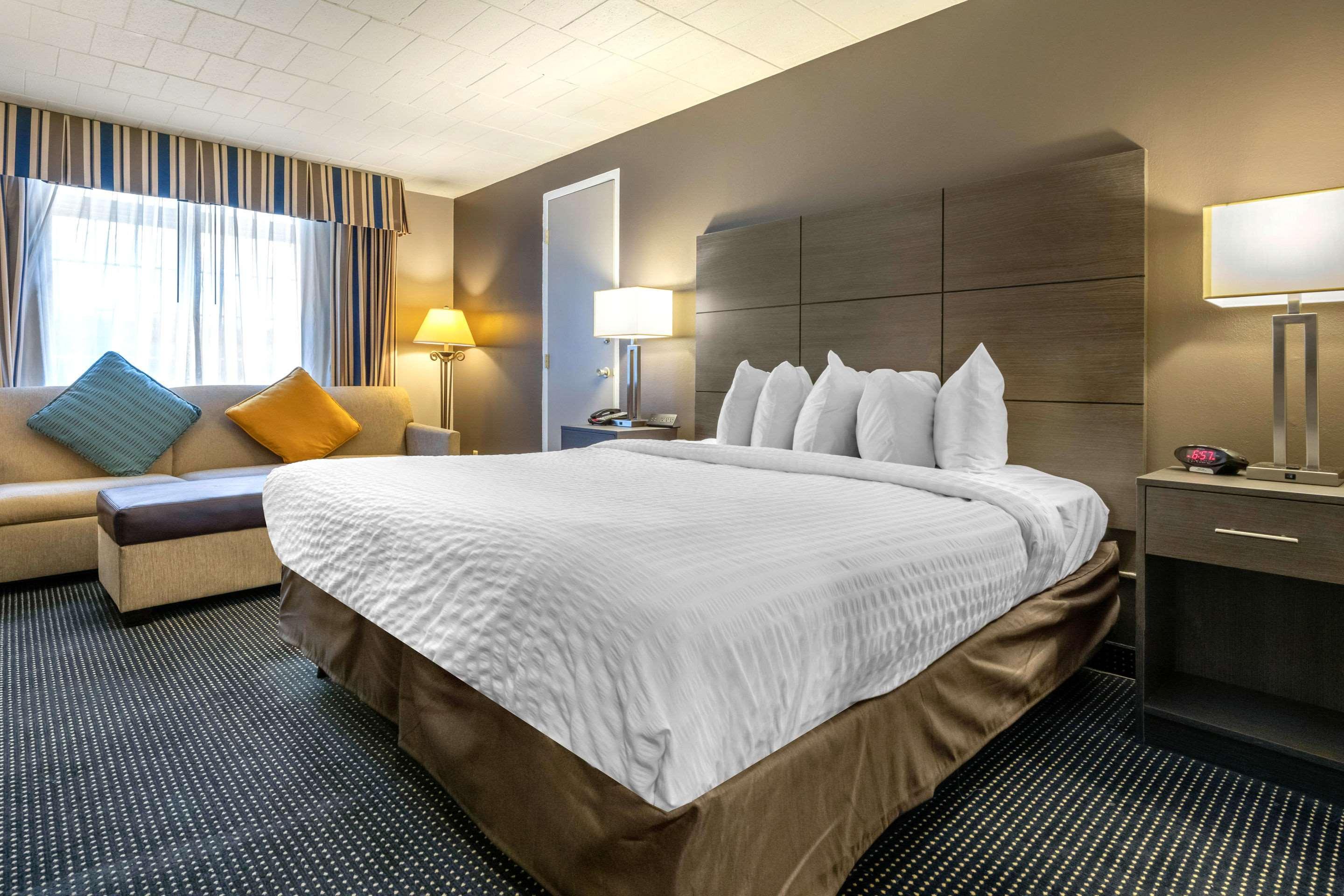 Clarion Hotel And Conference Center Harrisburg West Нью-Камберленд Екстер'єр фото