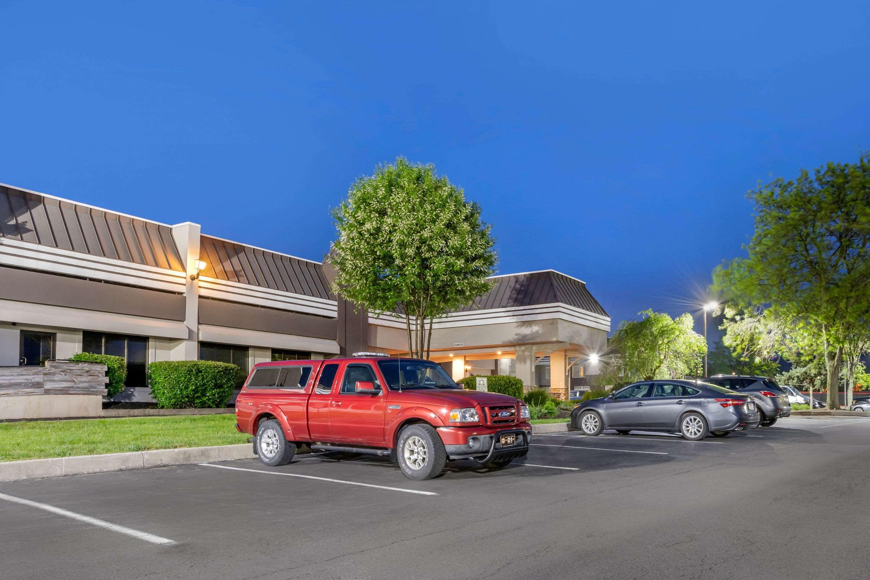 Clarion Hotel And Conference Center Harrisburg West Нью-Камберленд Екстер'єр фото