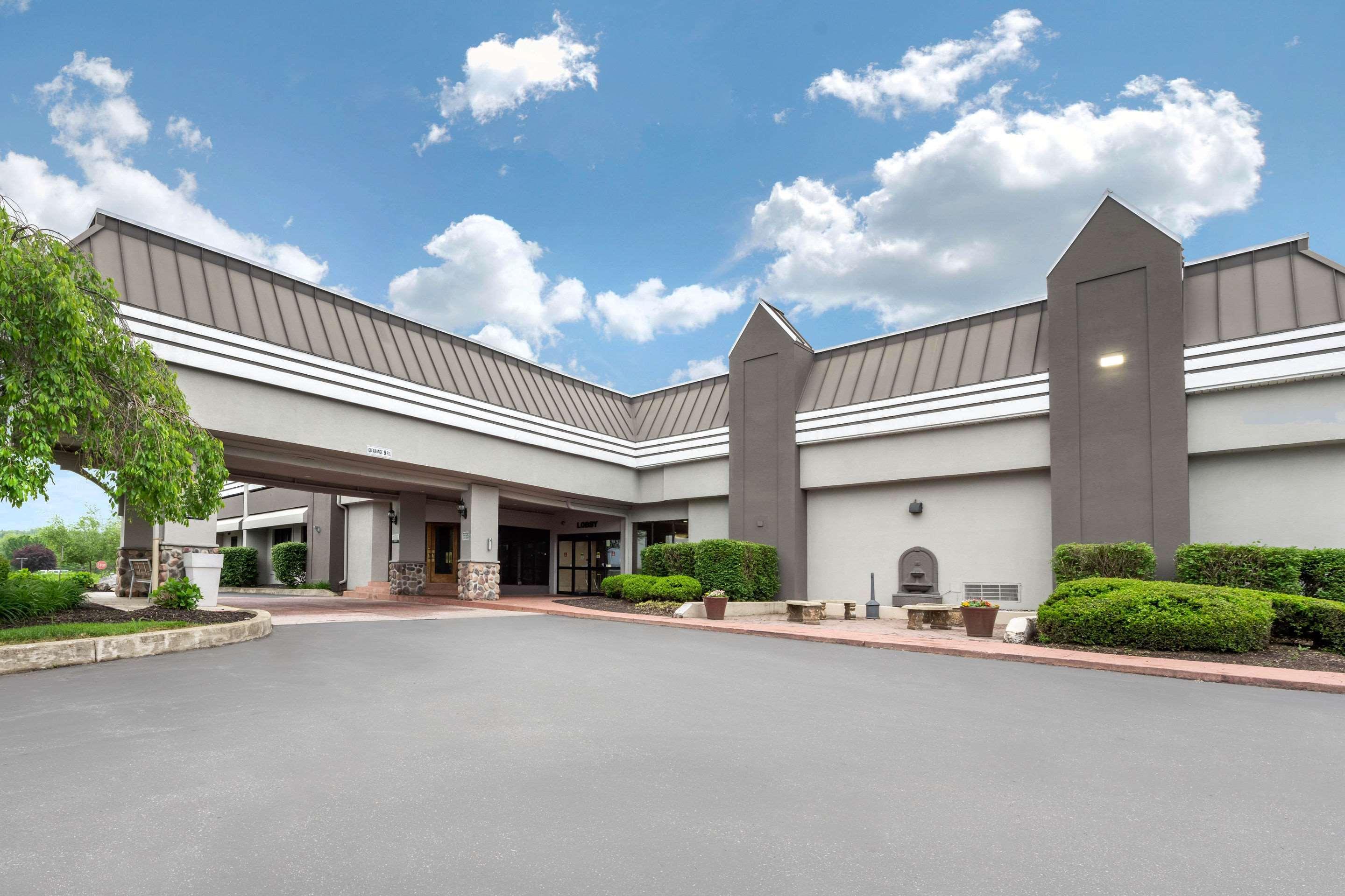 Clarion Hotel And Conference Center Harrisburg West Нью-Камберленд Екстер'єр фото