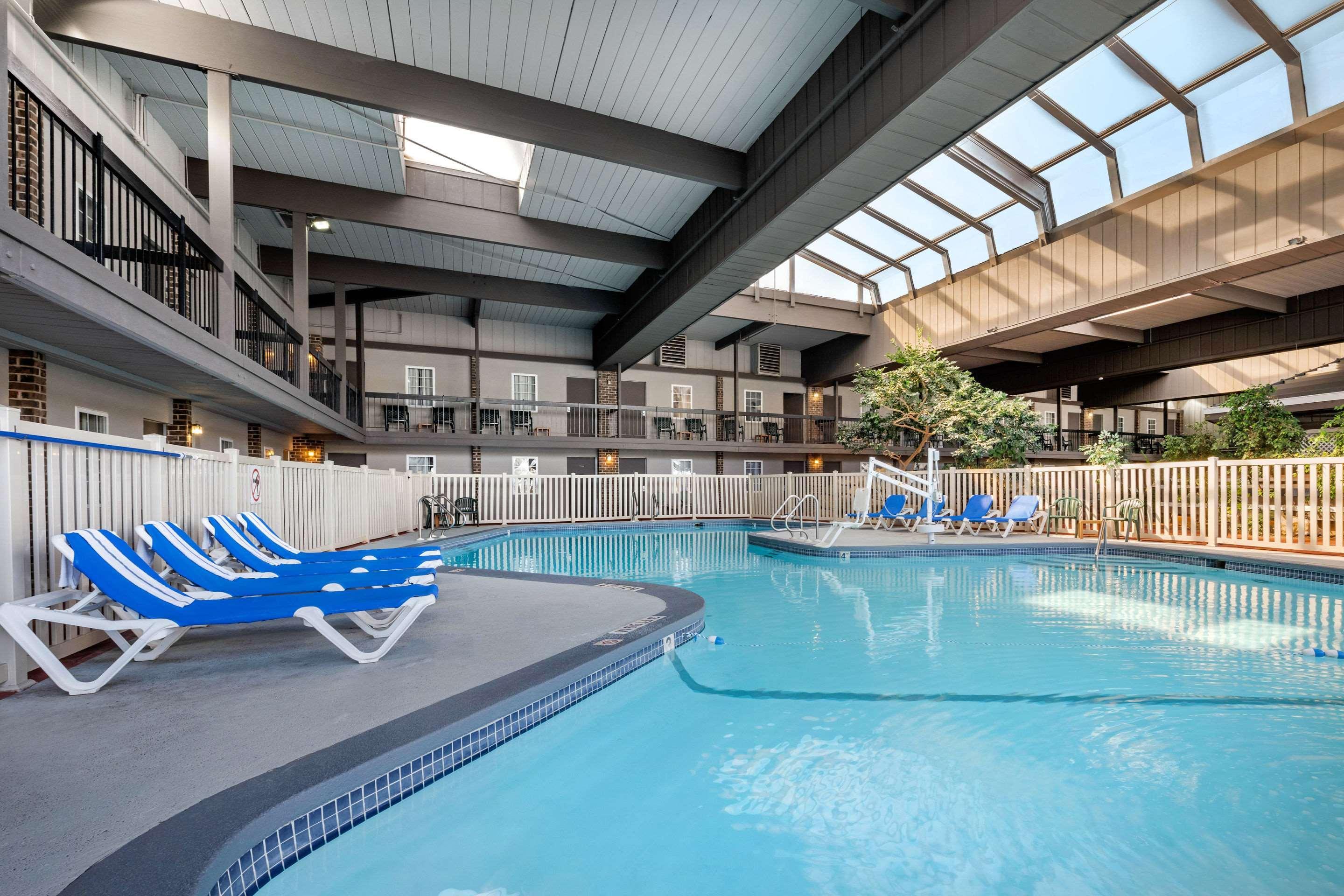 Clarion Hotel And Conference Center Harrisburg West Нью-Камберленд Екстер'єр фото